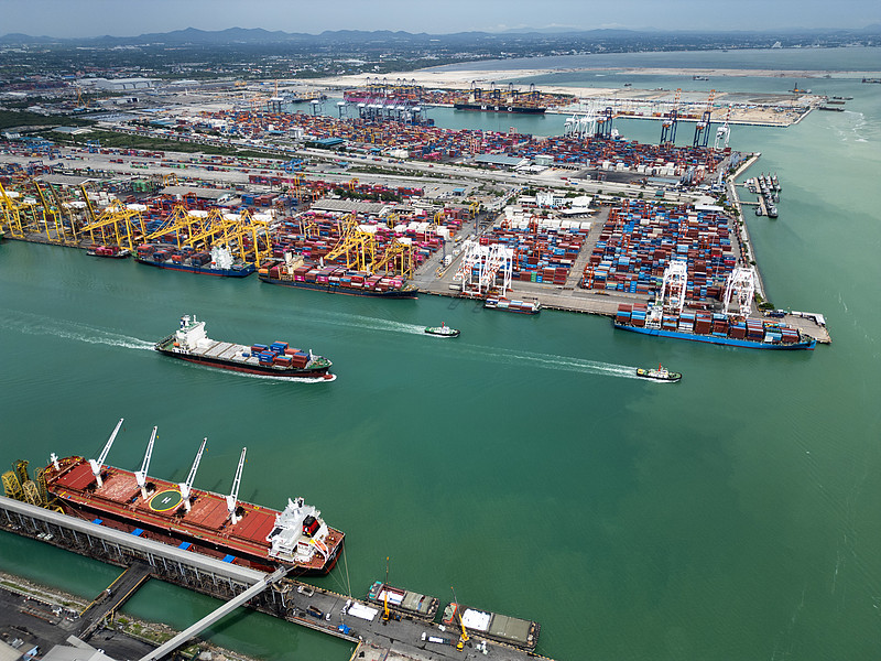 金華市快遞加納——拉拉班加跨國外貿快速物流述說