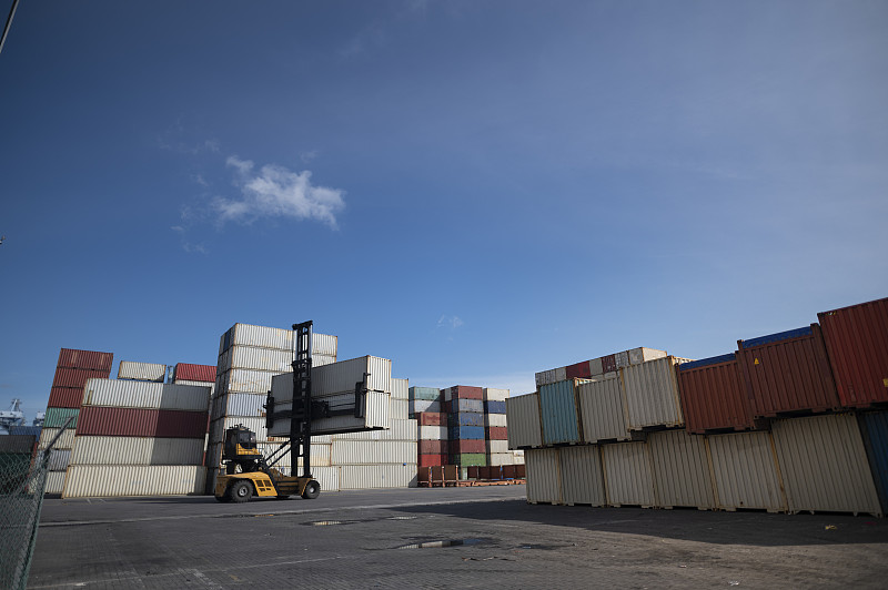 寄往臺(tái)灣快遞集運(yùn)倉(cāng)流程解析與實(shí)用技巧