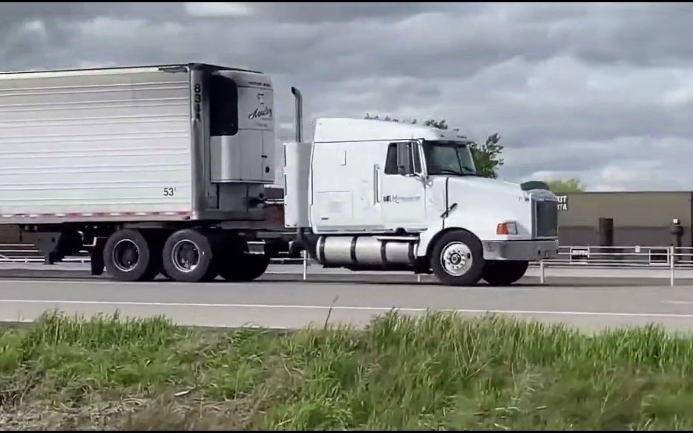 卡車(chē)-采自己 (49).jpg