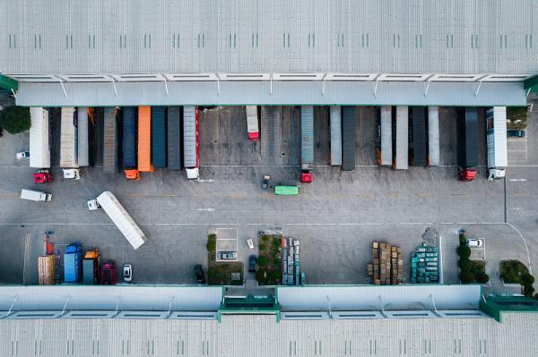 物品手機(jī)防水袋經(jīng)北京市選取輪船送貨抵到薩