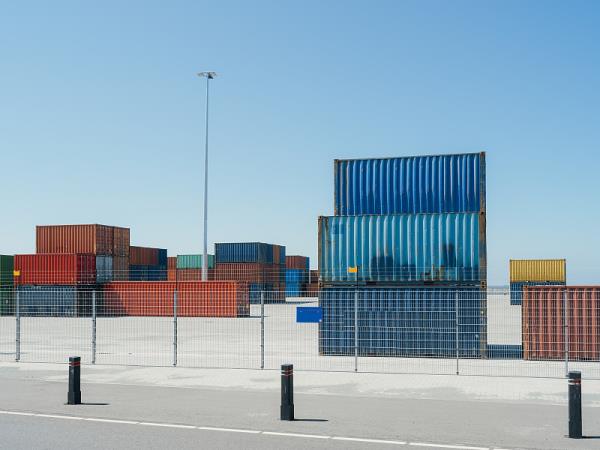 商品熨燙機經(jīng)鎮(zhèn)江市采取海運配送抵到歐州