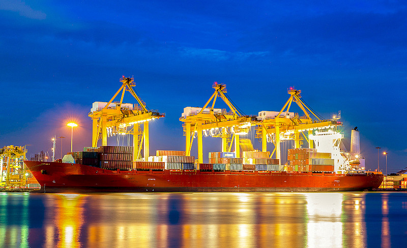 商品泡芙經廣州市使用輪船速遞到喀麥隆——加拉