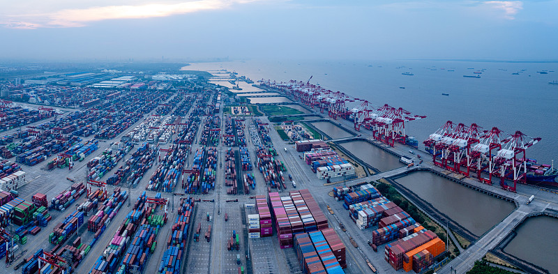 貨品景觀燈經(jīng)泰州市使用輪船配送至德國——格爾利茨