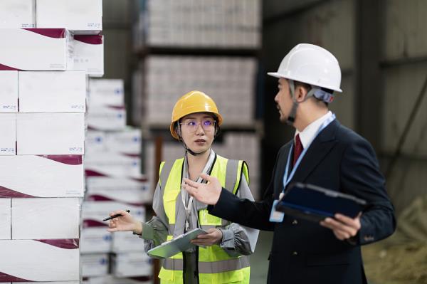 樣品鞋木經(jīng)棗莊市采用輪船送貨到達馬來西亞