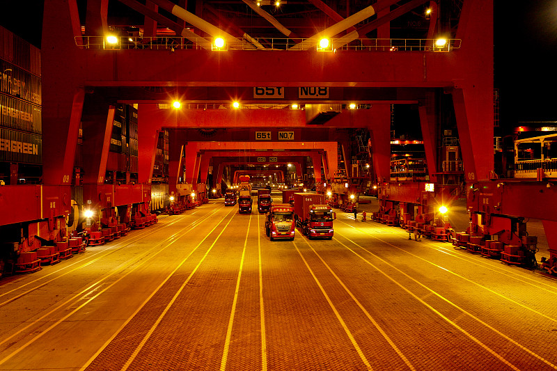 商品頭戴式耳機(jī)從青島市使用海運(yùn)運(yùn)送到日本