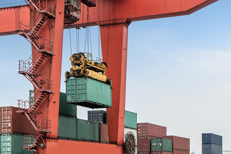 商品車載應急電源從東莞市選擇輪船運輸到烏克蘭——卡盧什