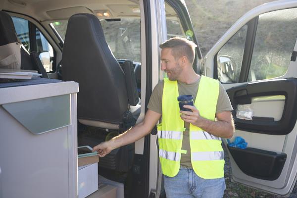 貨品木制建筑模板從深圳市選擇輪船運(yùn)送至美