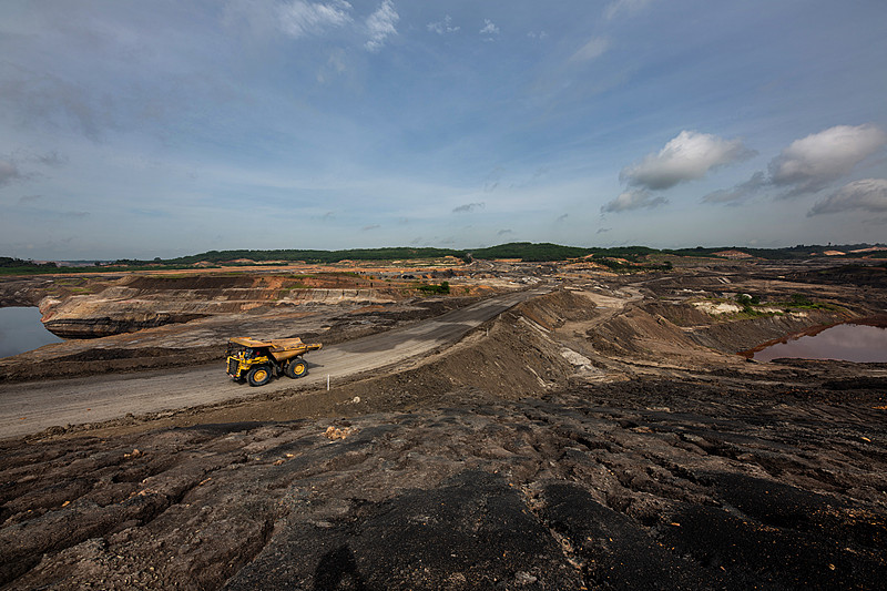 商品自動數(shù)據(jù)處理設(shè)備從深圳市采取輪船配送抵到比利時 商品自動數(shù)據(jù)處理設(shè)備從深圳市采取輪船配送抵到比利時