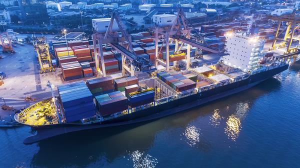 商品沙發床從北京市使用飛機送貨到達東盟