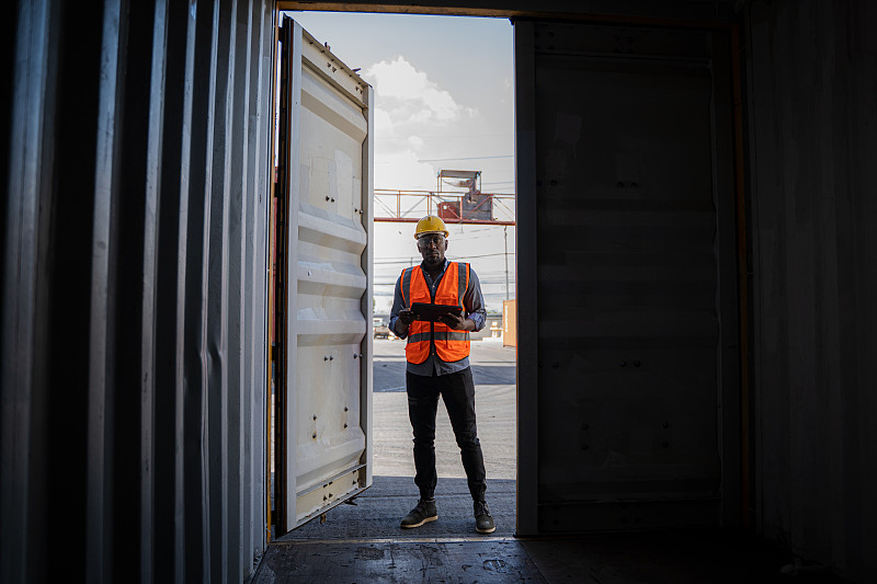 貨品燈具（臺燈、落地燈、吊燈）經昆明市采納輪船貨運抵到美國——門羅