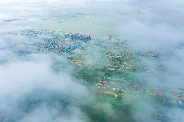 物品運輸設(shè)備從深圳市使用輪船速遞抵到幾內(nèi)