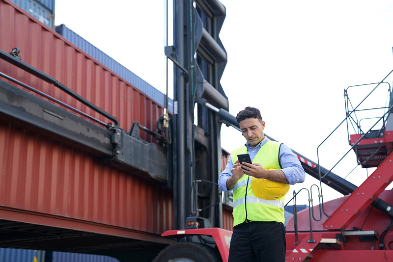 商品船用沖鋒舟配件從北京市選用飛機運送到沙特阿拉伯——利斯