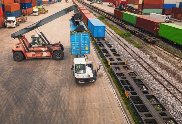 商品窗簾從蘇州市選擇飛機(jī)運(yùn)送到日本