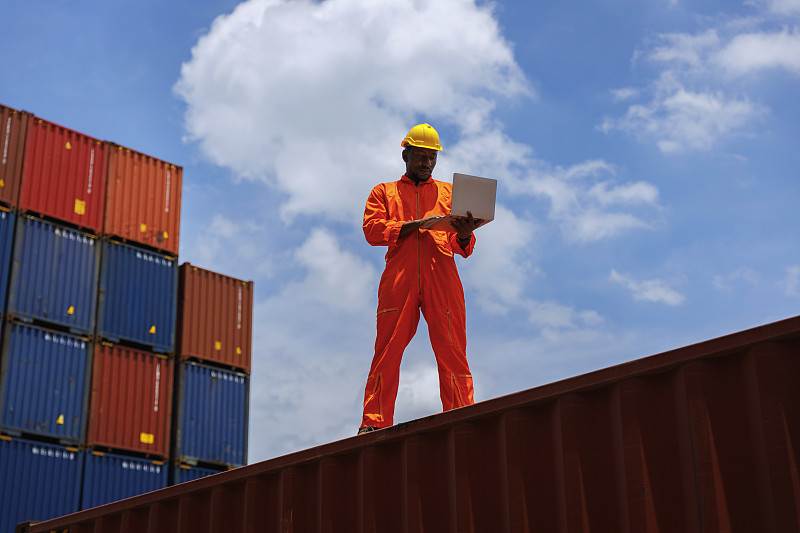 商品扁桃殼顆粒經(jīng)深圳市選取輪船速遞至幾內(nèi)亞——圖馬尼亞