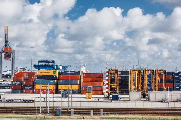 貨品木門窗從寧波市選擇飛機快遞抵到美國