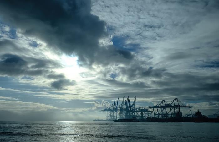 深圳市雄帆物流有限公司 深圳市雄帆物流有限公司