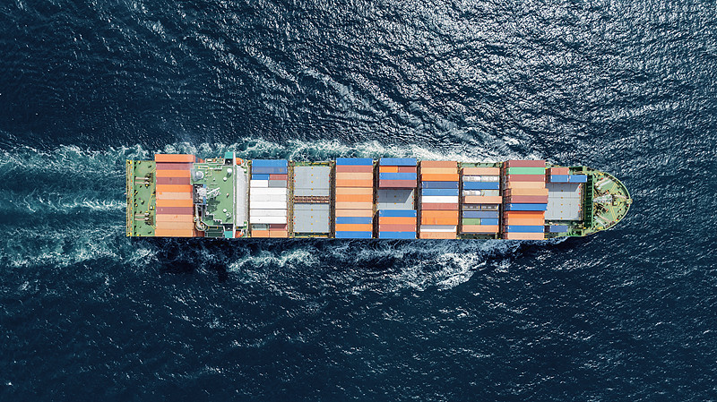 海運(yùn)合約運(yùn)價(jià)比即期運(yùn)價(jià)高237%，明年新合同的箱量需求又會(huì)減少多少？