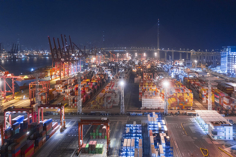 目前跨境物流供應(yīng)鏈面臨怎樣的考驗？美國卡車運輸未來走向趨勢如何?