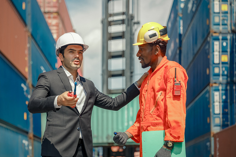 FOB條款國(guó)際物流海運(yùn)有那些費(fèi)用和風(fēng)險(xiǎn) FOB條款國(guó)際物流海運(yùn)有那些費(fèi)用和風(fēng)險(xiǎn)