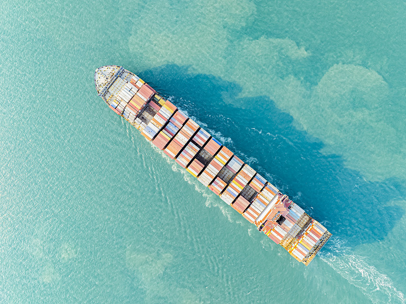 中國(guó)至南美東航線，船只遇險(xiǎn)99個(gè)集裝箱墜海！