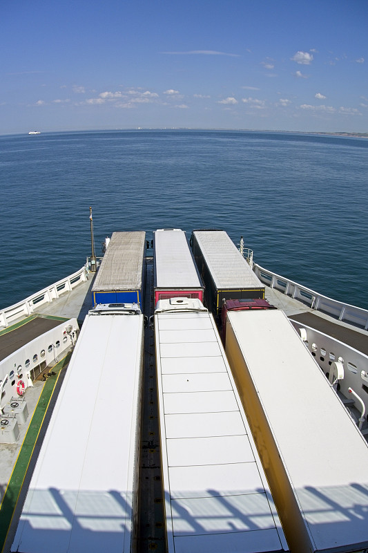 貨在囧途！多站點(diǎn)FBA倉庫爆倉數(shù)量劇增！美線空運(yùn)價(jià)格暴漲持續(xù)中...