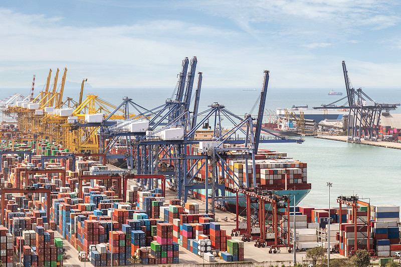 UPS和FedEx開收新的包裹附加費(fèi)?。。?   title=