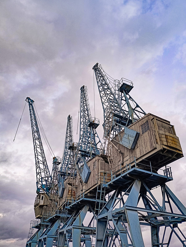 如何從國外安排快件取件寄到國內(nèi)