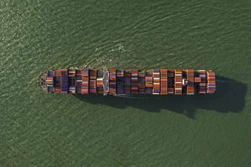 國際貿(mào)易中FOB CFR CIF在具體業(yè)務(wù)中應(yīng)注意