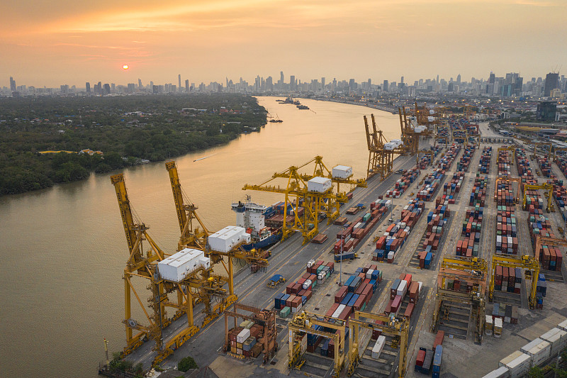 從美國郵寄手機大概要多少錢運費？