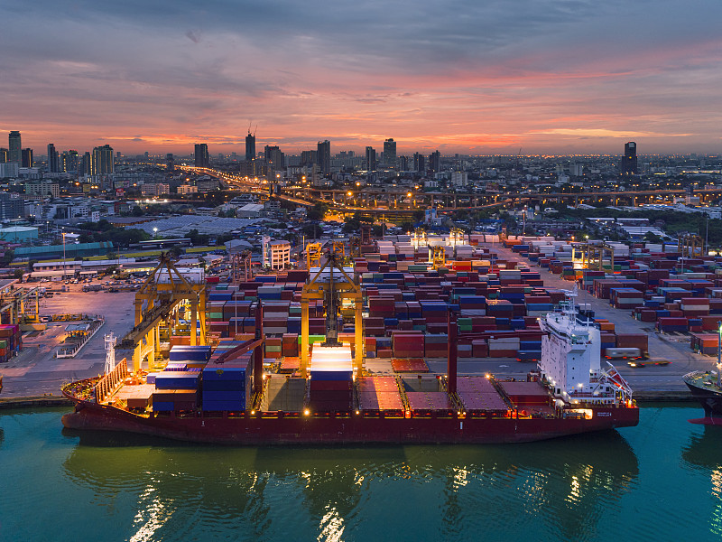 危險品跨境物流運輸合規(guī)指南：鋰電池、化妝品等特殊貨物操作要點