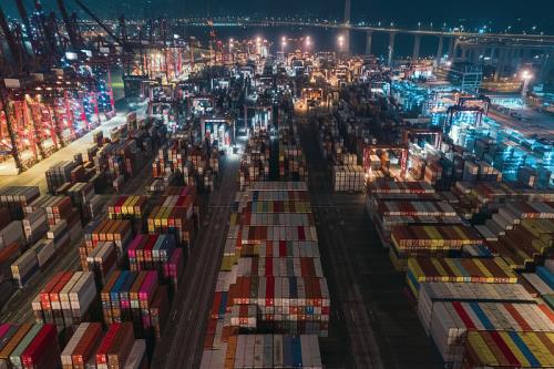 從中國(guó)向美國(guó)寄快遞怎么做，收費(fèi)怎么樣？