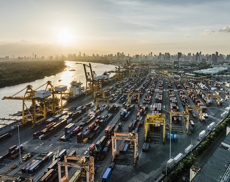 國際空運泡貨和重貨哪個便宜（國際空運干貨知識分享）