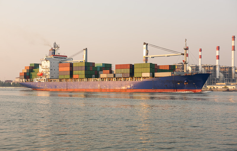 長協談判陷僵局！2M繼續停航！未來合同運價將大幅下降