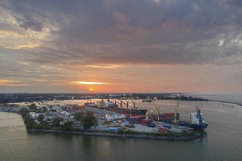 從中國(guó)寄國(guó)際快遞到美國(guó)用哪家好？