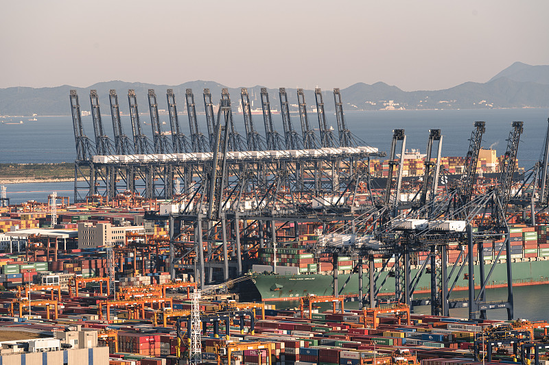 中國到英國整柜海運清關派送到門