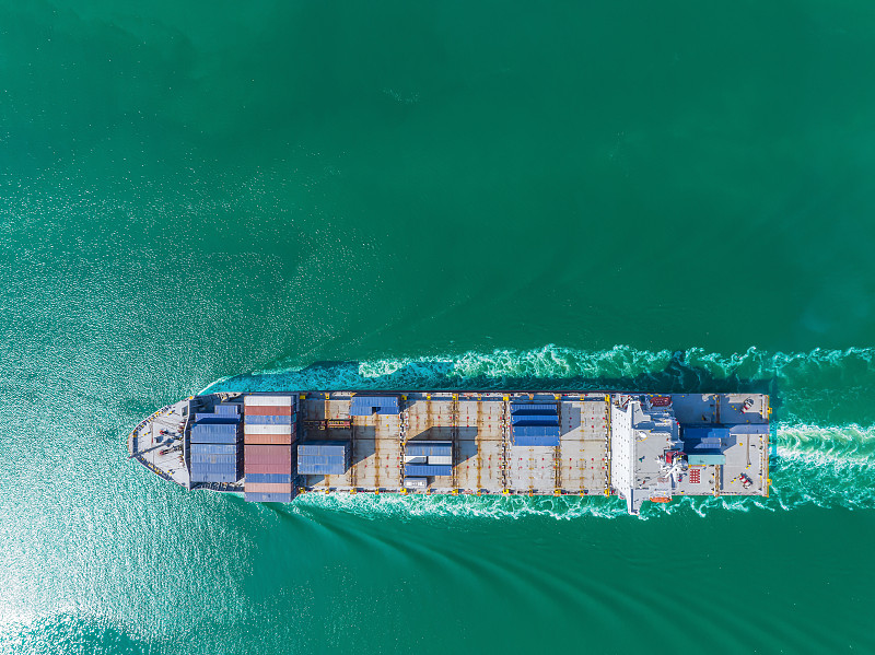 國(guó)際快遞價(jià)格計(jì)算公式解析：體積重量與實(shí)際重量對(duì)比