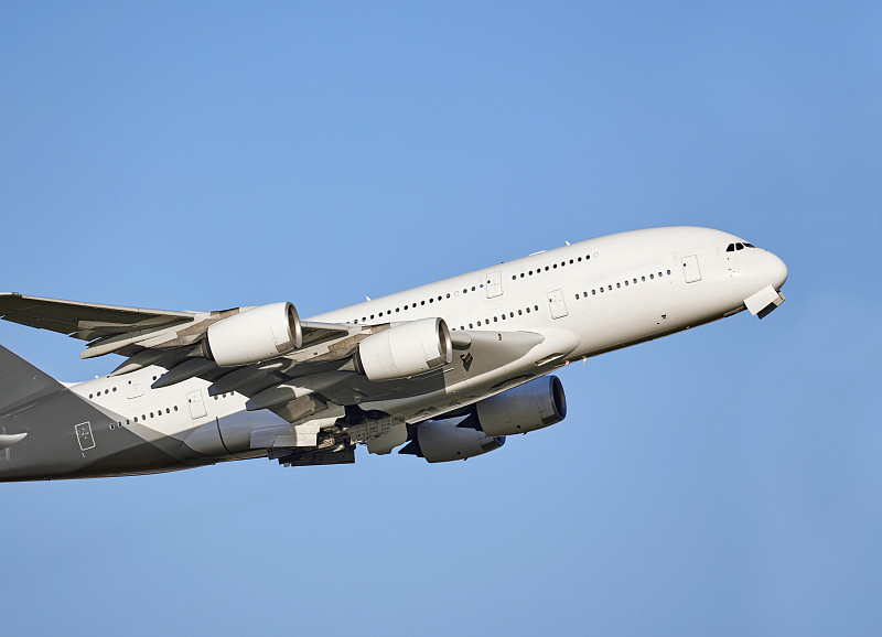 歐洲國際海運港口擁堵危機升級（5-6天延誤成常態，形勢持續惡化）