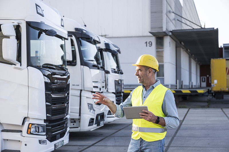 緊急!德國最大港口突發爆炸火災,港口作業中斷! 緊急!德國最大港口突發爆炸火災,港口作業中斷!