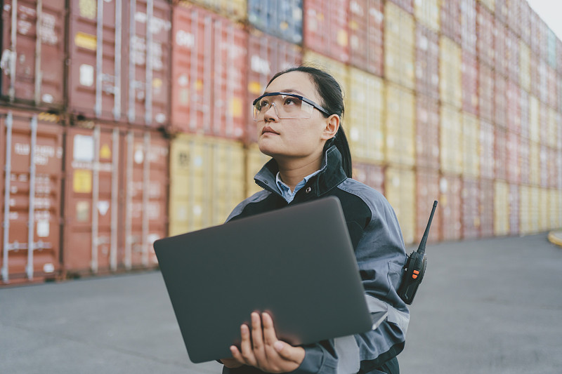 慘狀！國際海運敖德薩港遭襲，建筑坍塌貨物盡毀（國際海運新聞資訊）