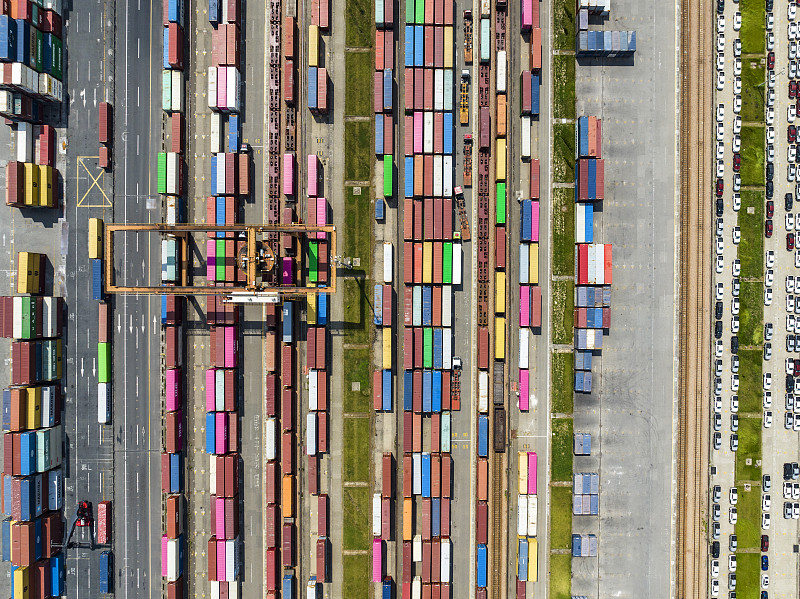 一天兩起飛機(jī)風(fēng)擋玻璃破裂! 一天兩起飛機(jī)風(fēng)擋玻璃破裂!