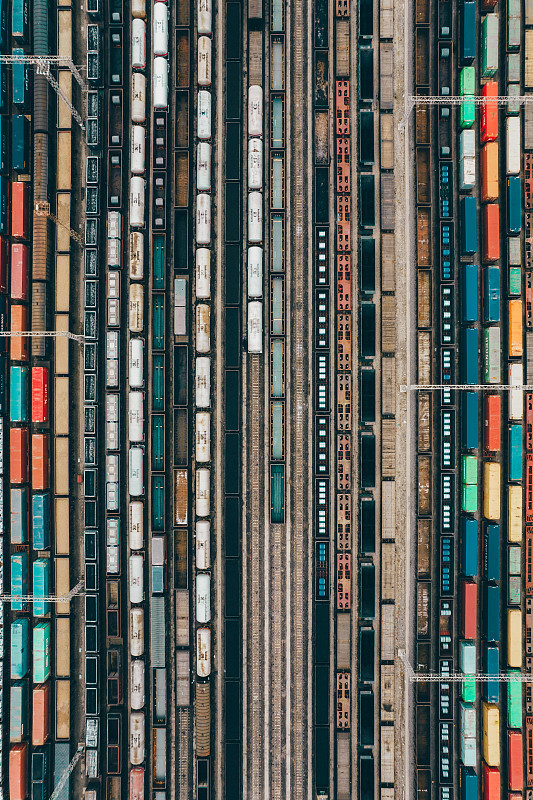 李強主持召開國務院常務會議 研究穩就業穩經濟推動高質量發展的若干舉措等 李強主持召開國務院常務會議 研究穩就業穩經濟推動高質量發展的若干舉措等