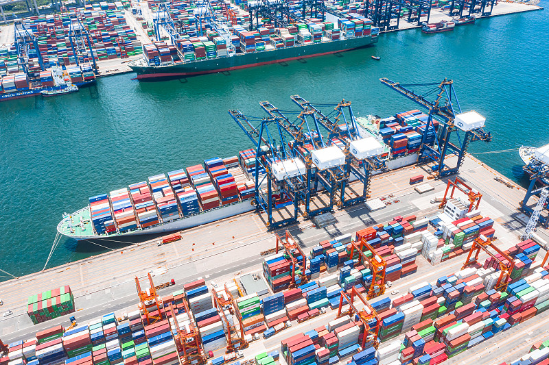 希臘海岸警衛隊：在該國南部海域救起數百名非法移民