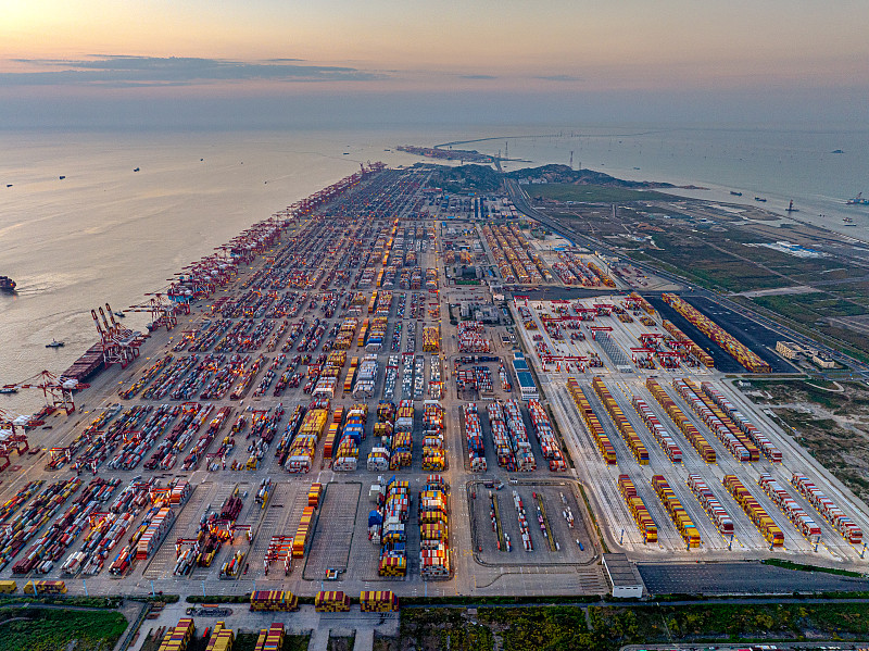 全國首艘氫電拖輪在青島港入列