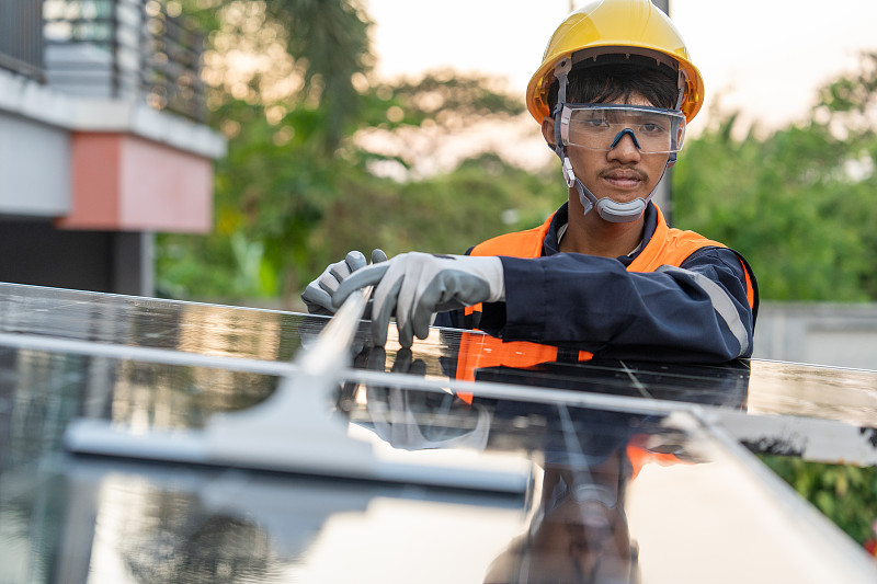 既大量揮霍又抱怨虧損航空公司該不該挨罵上海國際空運 既大量揮霍又抱怨虧損航空公司該不該挨罵上海國際空運