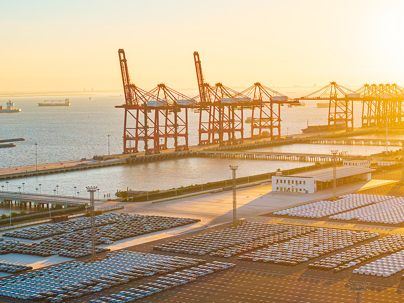 重磅！特朗普“貿易大棒”揮向14國，40%關稅“風暴”來襲！