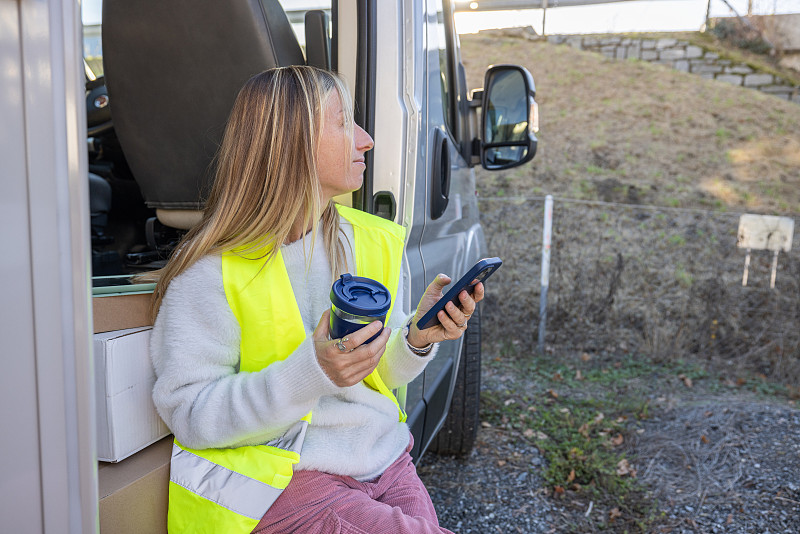 中歐班列東通道上半年出入境班列近2500列