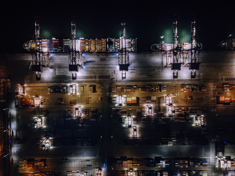 特朗普宣布停止與加拿大所有貿易談判