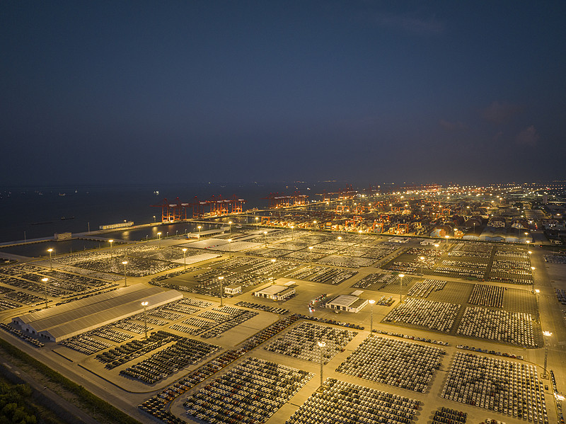 Palantir：用 “大數據+AI” 重新定義企業運營