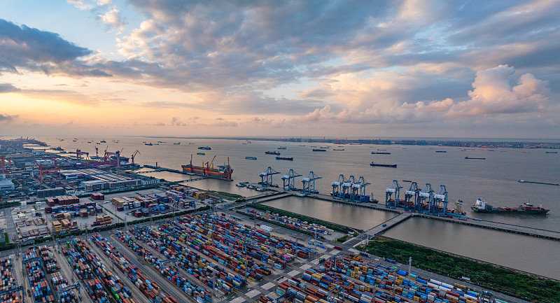 Temu跨境電商加速本地化戰略（2025 年底英國本土訂單占比將達 50%）