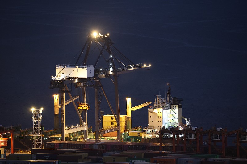 歐洲港口全面癱瘓，船公司火速漲價應對，危機或將持續數月！